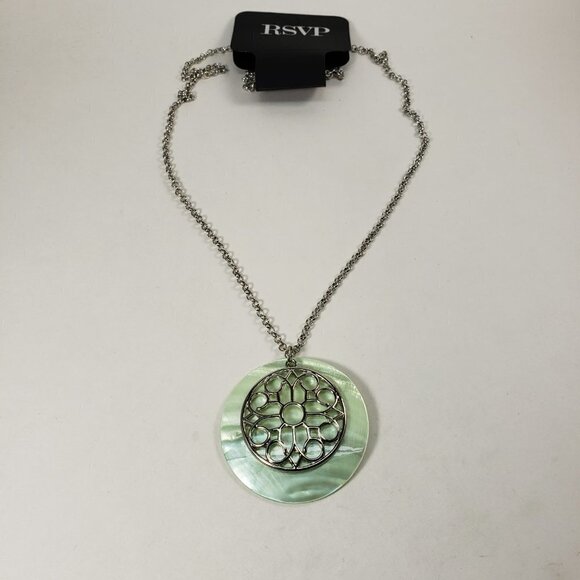 Silver-tone Filigree Seashell Circle Design Pendant Necklace  - Women jewelry - Picture 8 of 11